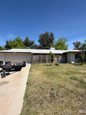 Property Slideshow image 2 of 2 | 6001 bel aire way, Bakersfield, CA, 93309