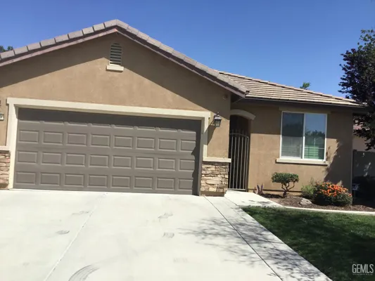 Property Slideshow image 2 of 8 | 13320 sterling heights dr, Bakersfield, CA, 93306