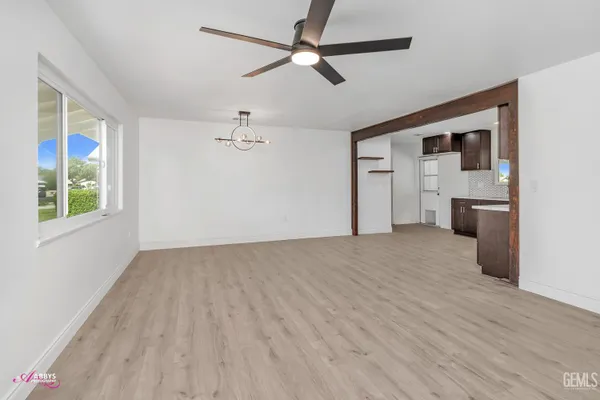 Property Slideshow image 3 of 28 | 6104 bel aire way, Bakersfield, CA, 93309