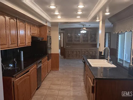 Property Slideshow image 3 of 6 | 5917 burke way, Bakersfield, CA, 93309