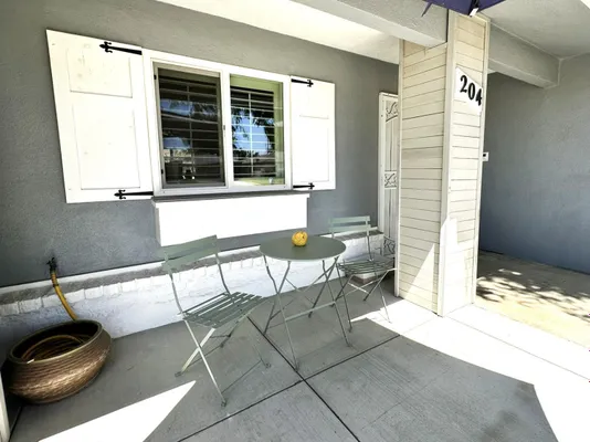 Property Slideshow image 2 of 26 | 204 bermuda st, Bakersfield, CA, 93309