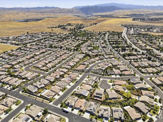 Property Slideshow image 3 of 53 | 9909 stockholm pl, Bakersfield, CA, 93306