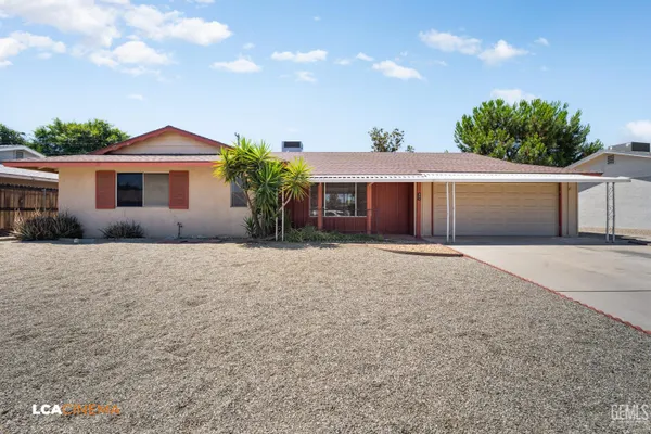 Property Slideshow image 2 of 25 | 501 oak fair way, Bakersfield, CA, 93309