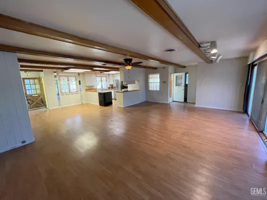 Property Slideshow image 2 of 30 | 6212 bel aire way, Bakersfield, CA, 93309