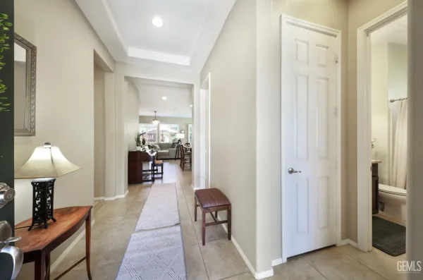 Property Slideshow image 3 of 33 | 10006 besancon way, Bakersfield, CA, 93306