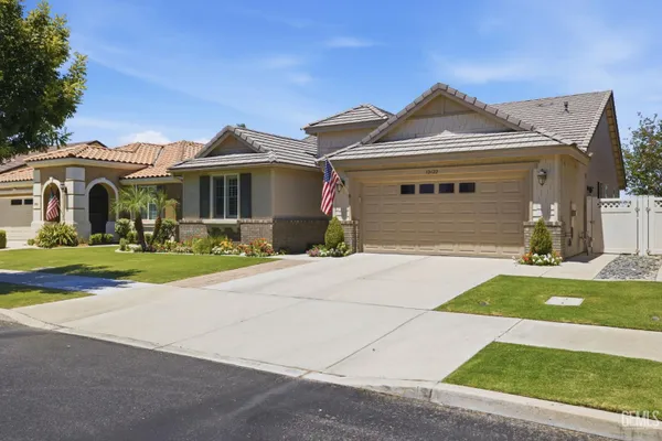 Property Slideshow image 3 of 47 | 12422 winger st, Bakersfield, CA, 93312