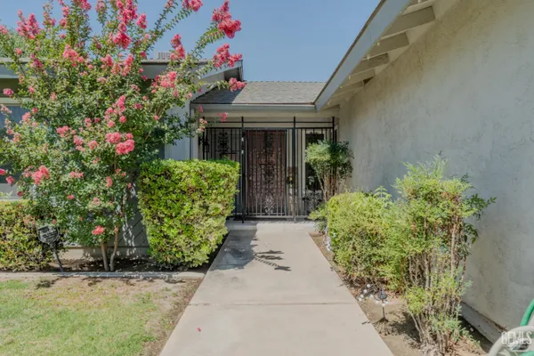 Property Slideshow image 2 of 33 | 709 new stine rd, Bakersfield, CA, 93309