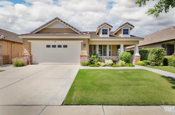 Property Slideshow image 2 of 18 | 325 tiffany dr, Bakersfield, CA, 93312