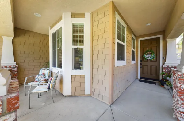 Property Slideshow image 3 of 18 | 325 tiffany dr, Bakersfield, CA, 93312