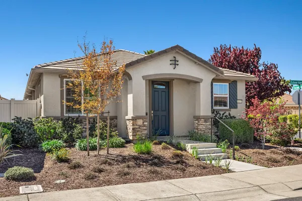 Property Slideshow image 2 of 57 | 4040 euboea island ln, Sacramento, CA, 95834
