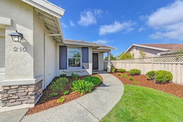 Property Slideshow image 3 of 38 | 210 harper ct, Lincoln, CA, 95648