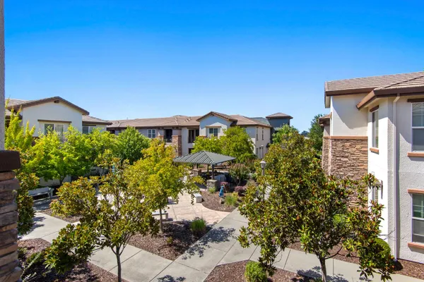 Property Slideshow image 2 of 32 | 1530 topanga ln 202, Lincoln, CA, 95648