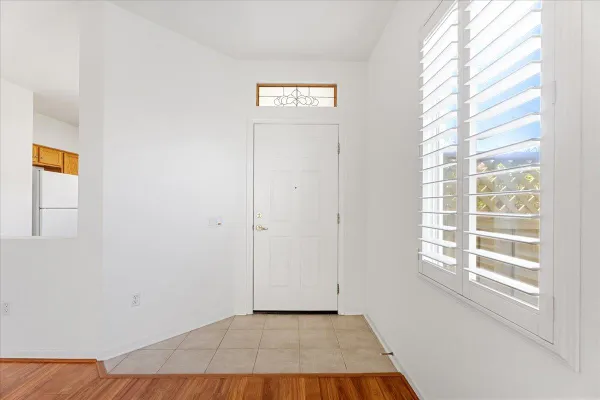 Property Slideshow image 3 of 31 | 2012 gatehouse ln, Lincoln, CA, 95648