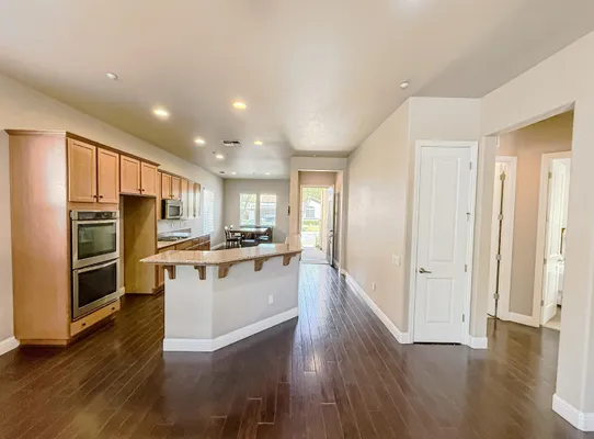 Property Slideshow image 3 of 33 | 2144 arlington dr, Roseville, CA, 95747