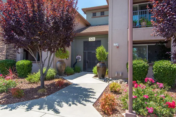 Property Slideshow image 2 of 62 | 1520 topanga ln 104, Lincoln, CA, 95648