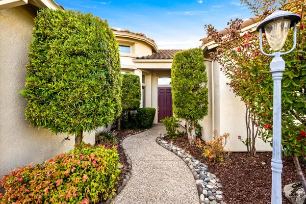 Property Slideshow image 3 of 44 | 856 mossy ridge ln, Lincoln, CA, 95648