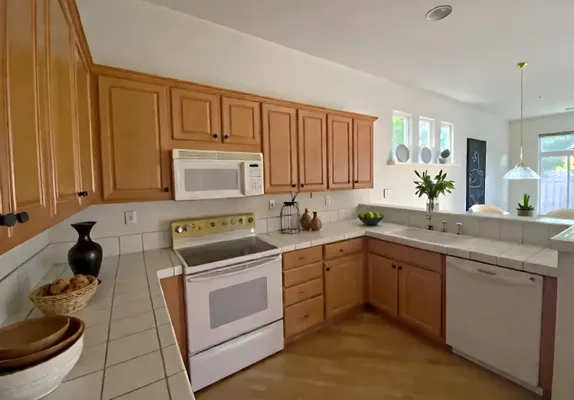 Property Slideshow image 3 of 31 | 8017 steamboat ln, Roseville, CA, 95747