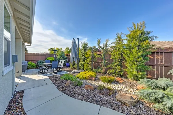Property Slideshow image 2 of 48 | 2200 gemini ln, Roseville, CA, 95747