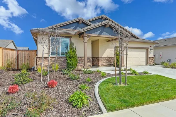 Property Slideshow image 3 of 97 | 1697 donner ln, Lincoln, CA, 95648