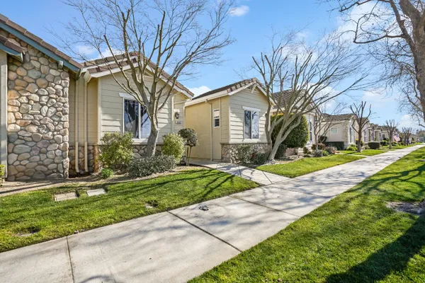 Property Slideshow image 2 of 33 | 1694 calhoun ave, Ripon, CA, 95366