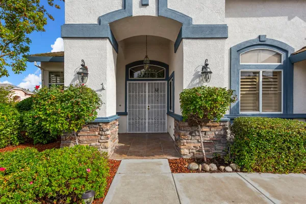 Property Slideshow image 3 of 77 | 401 barusch ct, Roseville, CA, 95747