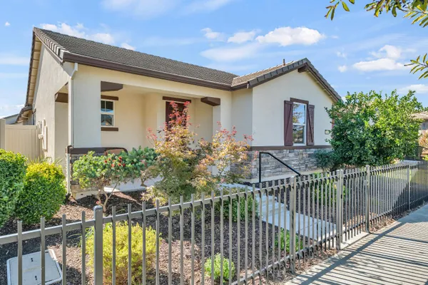 Property Slideshow image 2 of 64 | 3948 hovnanian dr, Sacramento, CA, 95834