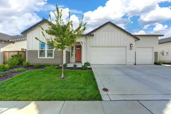 Property Slideshow image 3 of 80 | 8341 evans tree dr, Roseville, CA, 95747