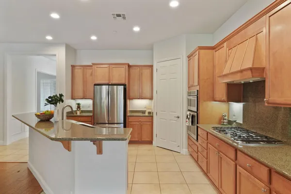 Property Slideshow image 3 of 64 | 2159 knollwood ct, Manteca, CA, 95336