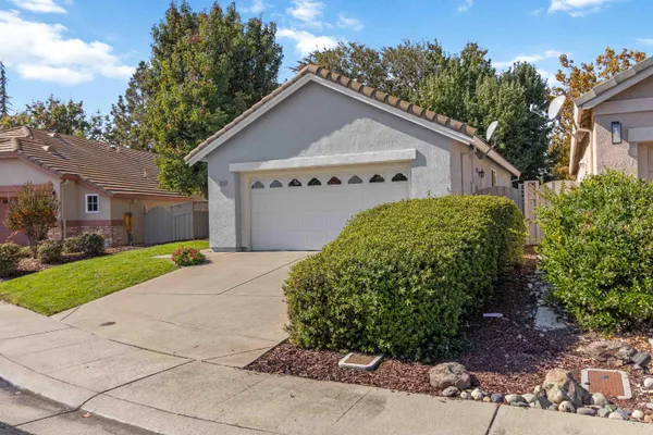 Property Slideshow image 3 of 22 | 7389 apple hollow loop, Roseville, CA, 95747