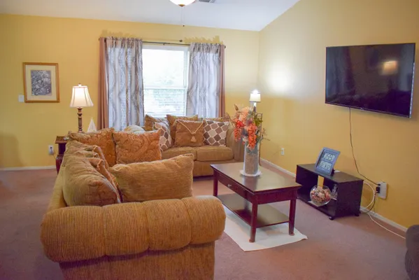 Property Slideshow image 2 of 15 | 606 village dr, Galt, CA, 95632