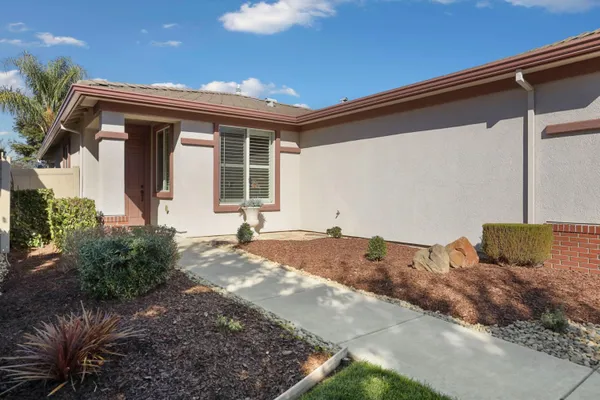 Property Slideshow image 3 of 52 | 1995 shady oak st, Manteca, CA, 95336