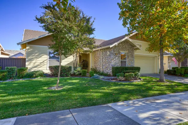 Property Slideshow image 2 of 28 | 2726 heritage park ln, Sacramento, CA, 95835