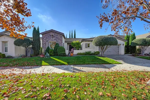 Property Slideshow image 2 of 99 | 2558 heritage park ln, Sacramento, CA, 95835