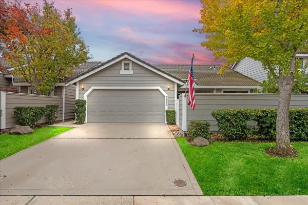 Property Slideshow image 2 of 23 | 3600 thomas more way, Modesto, CA, 95356