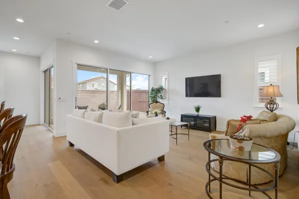 Property Slideshow image 2 of 53 | 3622 edgewood ct, Folsom, CA, 95630