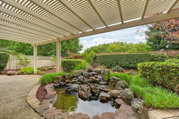 Property Slideshow image 3 of 39 | 2024 farmgate ln, Lincoln, CA, 95648