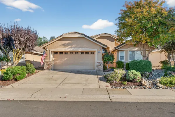 Property Slideshow image 2 of 41 | 5964 whisperlodge way, Roseville, CA, 95747