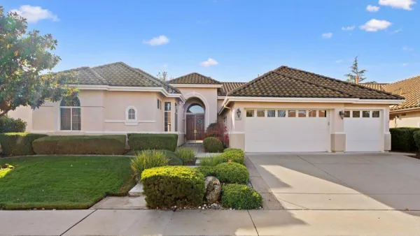 Property Slideshow image 3 of 44 | 7408 whistlestop way, Roseville, CA, 95747