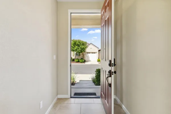 Property Slideshow image 2 of 26 | 9747 dartwell way, Sacramento, CA, 95829