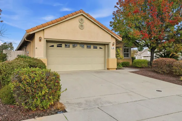 Property Slideshow image 2 of 74 | 100 southern cross ct, Roseville, CA, 95747