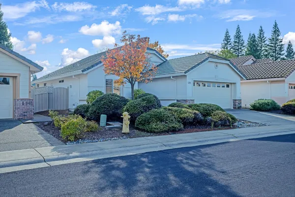 Property Slideshow image 2 of 29 | 5409 campcreek loop, Roseville, CA, 95747