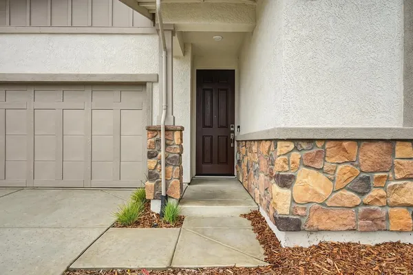 Property Slideshow image 2 of 21 | 1560 mount rose ln, Lincoln, CA, 95648