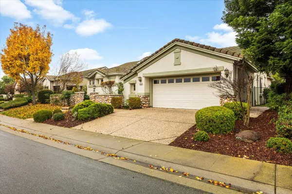 Property Slideshow image 3 of 43 | 1006 fairway valley ln, Lincoln, CA, 95648