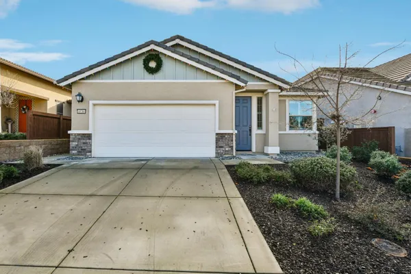 Property Slideshow image 2 of 57 | 8536 avelin pl, El Dorado Hills, CA, 95762