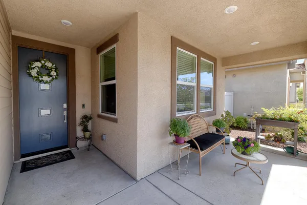 Property Slideshow image 3 of 31 | 6025 element ln, Roseville, CA, 95747