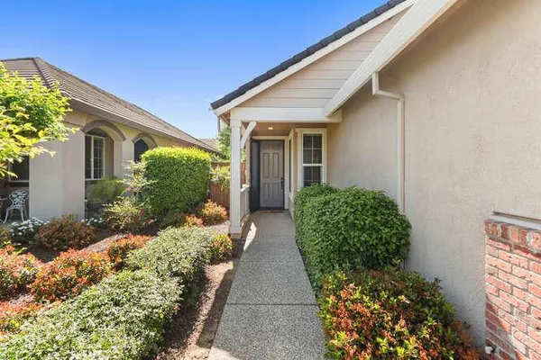 Property Slideshow image 3 of 64 | 9932 westminster way, Elk Grove, CA, 95757