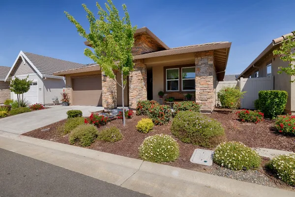 Property Slideshow image 2 of 31 | 6025 element ln, Roseville, CA, 95747