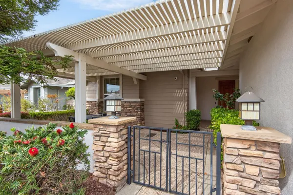 Property Slideshow image 2 of 29 | 2270 longspur loop, Lincoln, CA, 95648