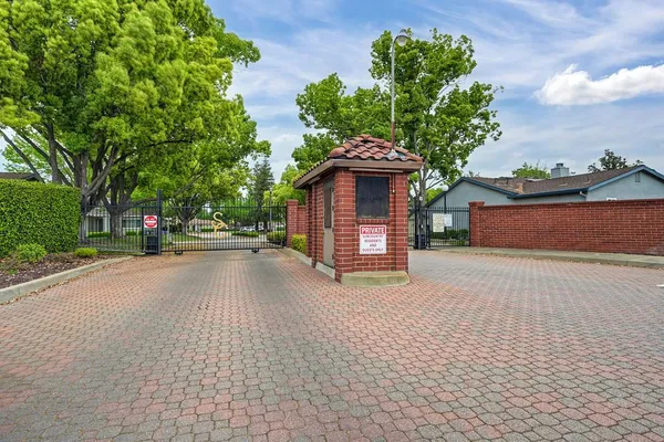 Property Slideshow image 3 of 39 | 7505 sunwest ln, Sacramento, CA, 95828