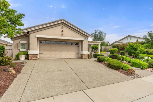 Property Slideshow image 3 of 76 | 1960 graeagle ln, Lincoln, CA, 95648